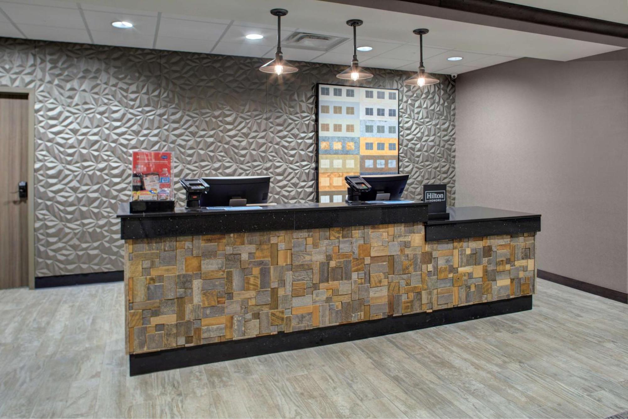 Hampton Inn & Suites Columbus Scioto Downs Bagian luar foto